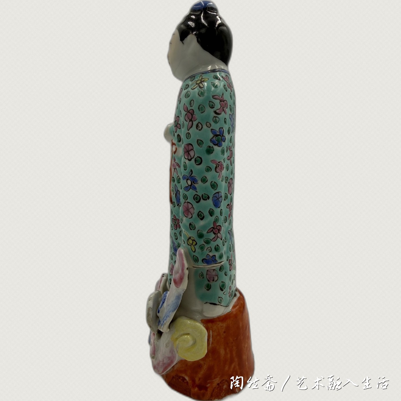 韩湘子造像侧面,云座层次与座底矾红沿